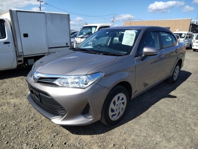 11125 Toyota Corolla axio NZE164 2018 г. (LUM Tokyo Nyusatsu)